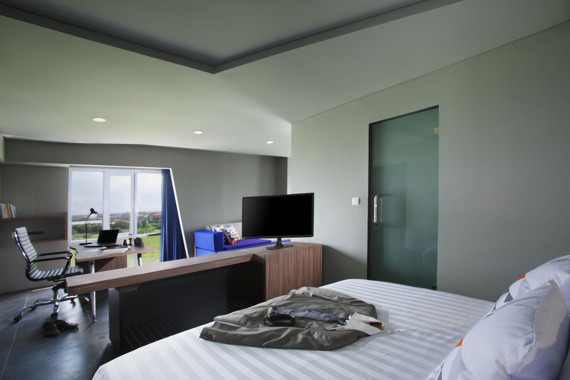 Berry Biz Hotel Seminyak  Exterior photo