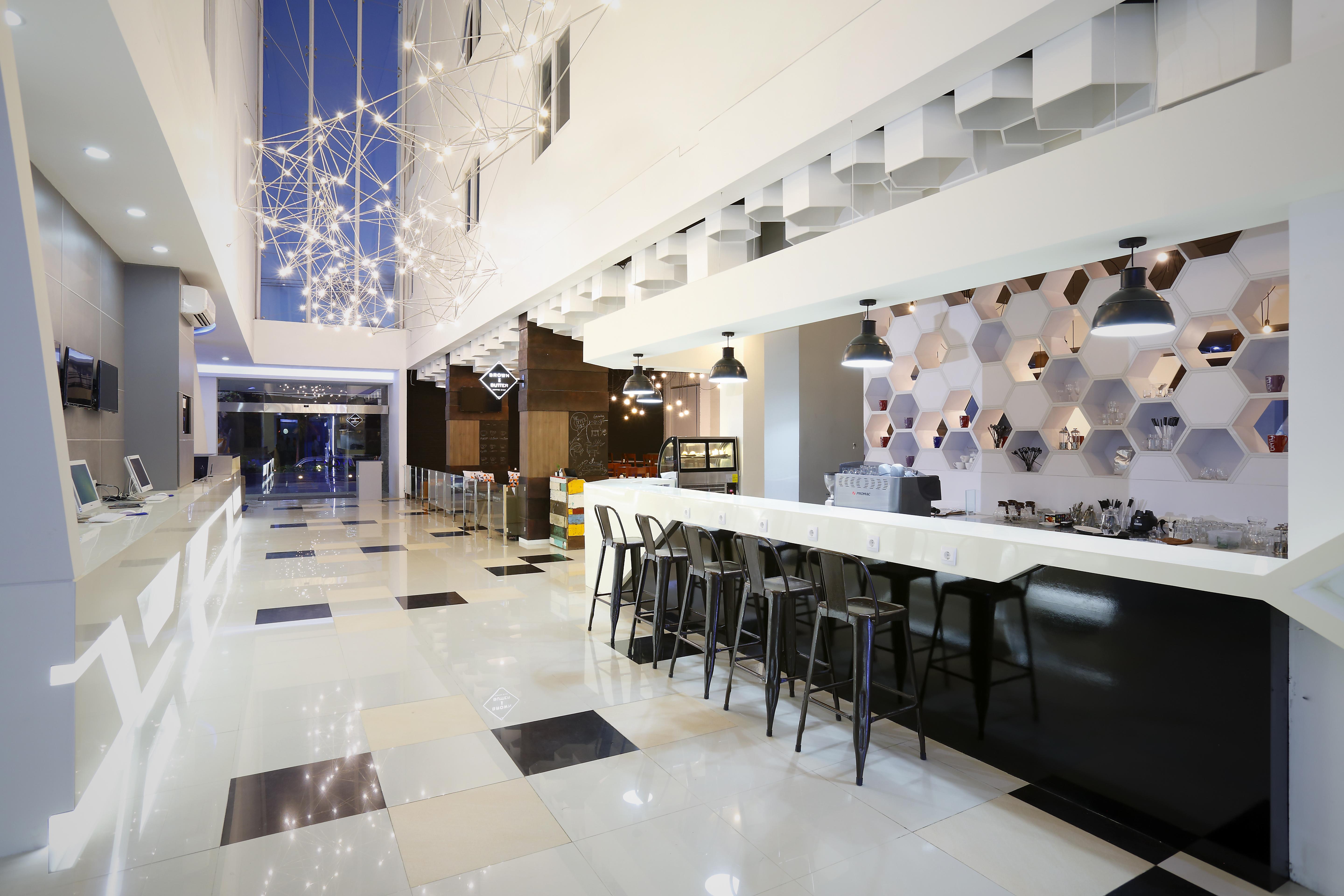Berry Biz Hotel Seminyak  Exterior photo
