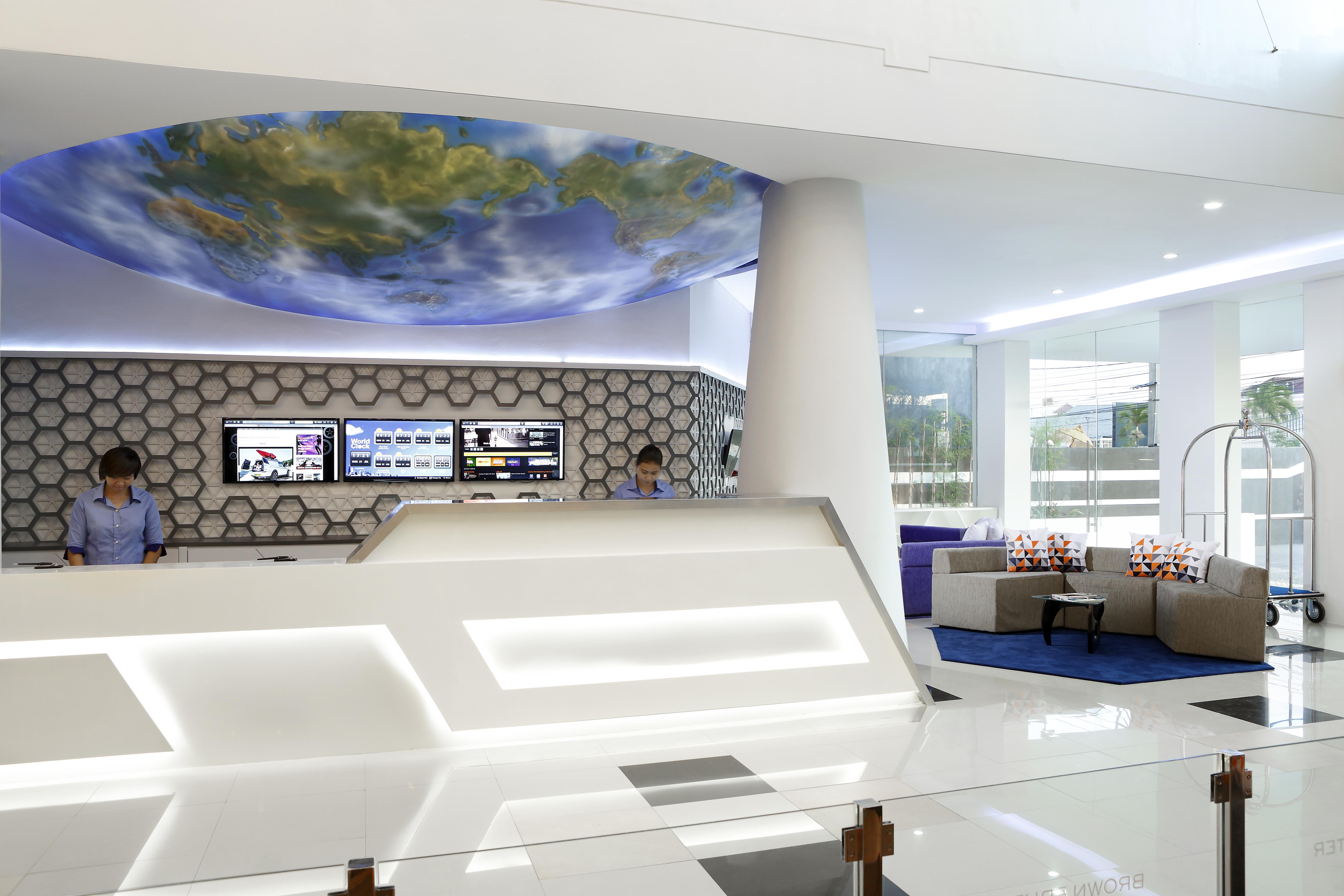 Berry Biz Hotel Seminyak  Exterior photo